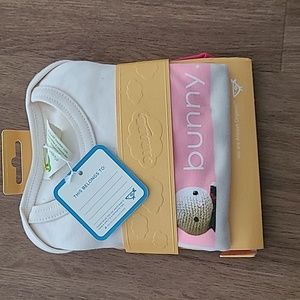 Brand New Parade Organics onesie and pant set - size 12-18m